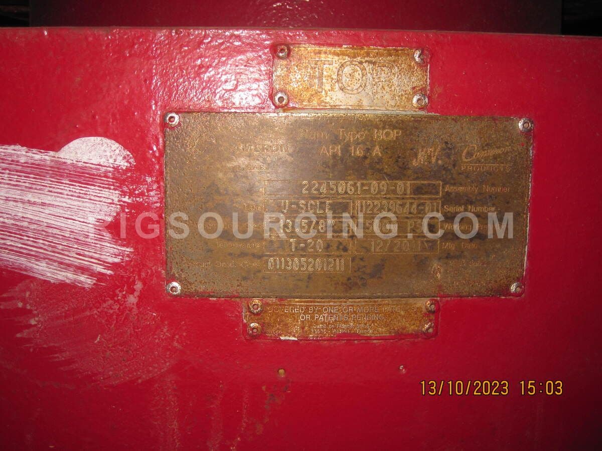 Cameron 13-5/8 5K Type U II BOP detail