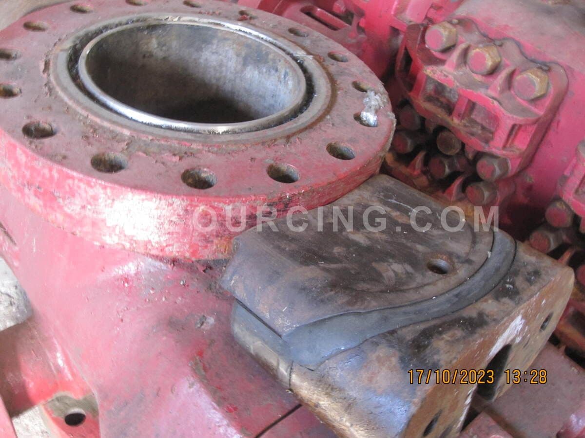 Cameron 13-5/8 Single Shear Ram BOP side